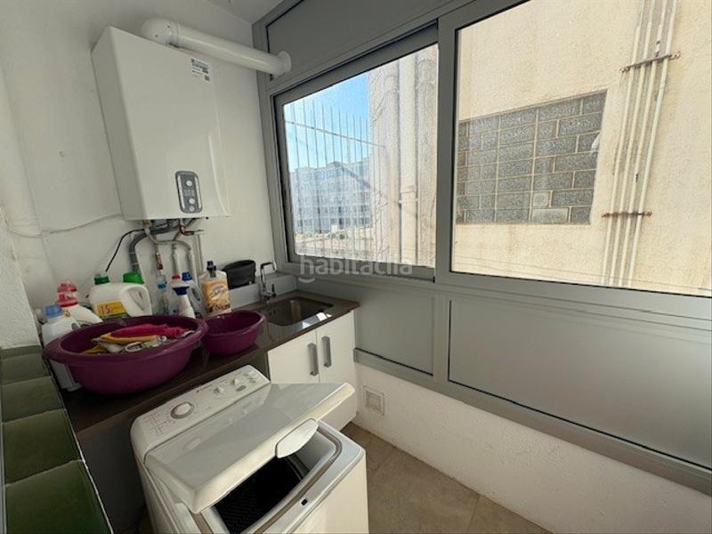 Foto c8b89e55-cb6d-4c6e-852f-7719763a40a9. Appartement avec cheminée chauffage parking dans Centre Figueres