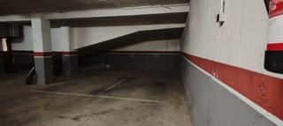 Autoparkplatz  Carrer horta d'en geli 24. Dos plazas de aparcamiento juntas en edificio seguro