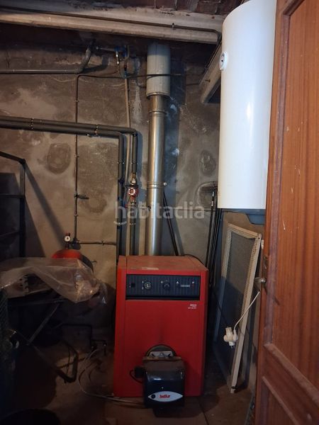 Foto f0d2c38e-4c12-4367-bbc2-c9fbff75bb9a. Casa amb xemeneia calefacció aparcament a Cantallops