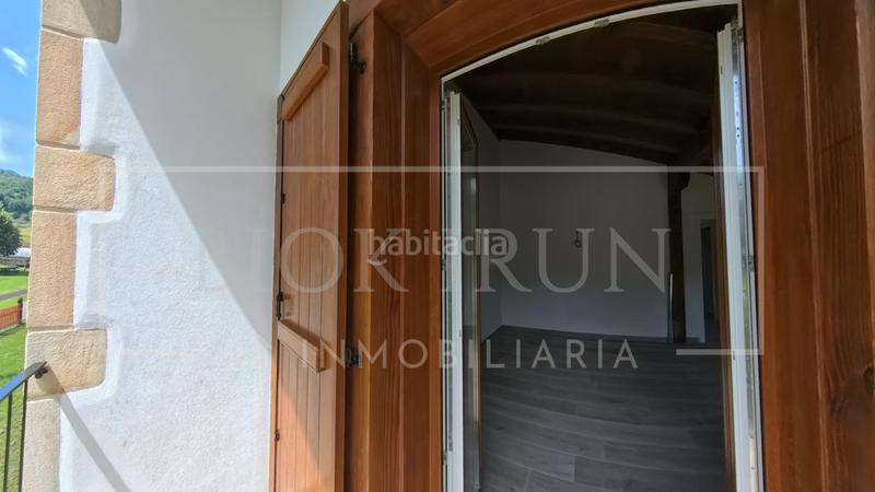 Foto 09c2ac90-df91-4979-a46c-d9de51c21589. Maison jumelée avec chauffage parking dans Donamaria