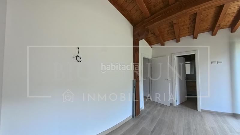 Foto a2e30a51-f010-4cad-a7d1-af367213a337. Maison jumelée avec chauffage parking dans Donamaria