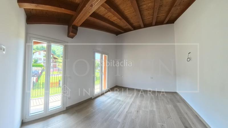 Foto eb150fb4-2c60-4ca2-bf9d-1b9406e5feb1. Maison jumelée avec chauffage parking dans Donamaria