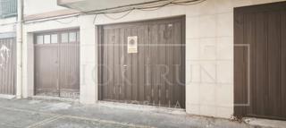 Aparcament cotxe  Calle monte aldabe. Garaje cerrado a la venta en anaka