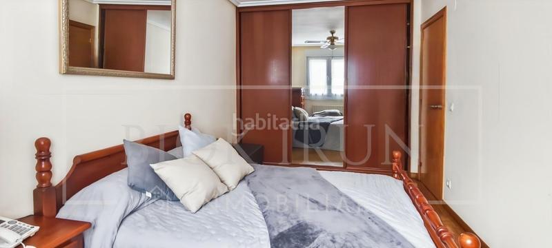 Foto a670152e-c186-494f-ad82-fde9271875c2. Pis amb calefacció aparcament a Intxaurrondo Donostia - San Sebastián