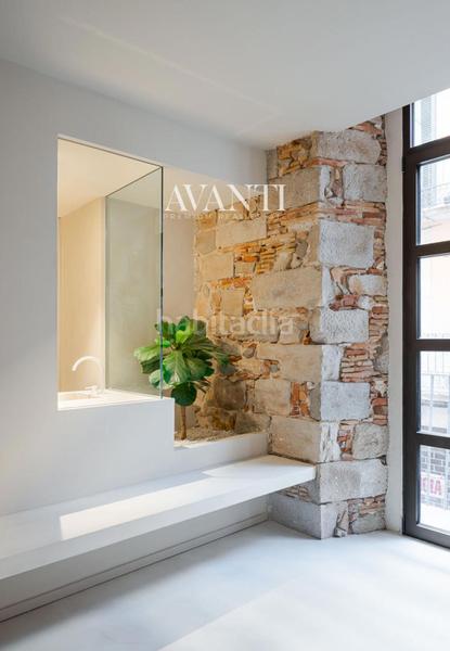 Foto e4d5ba32-7d07-458e-b1aa-03cfd077c25c. Dúplex amb calefacció aparcament a Centre-Barri Vell Girona