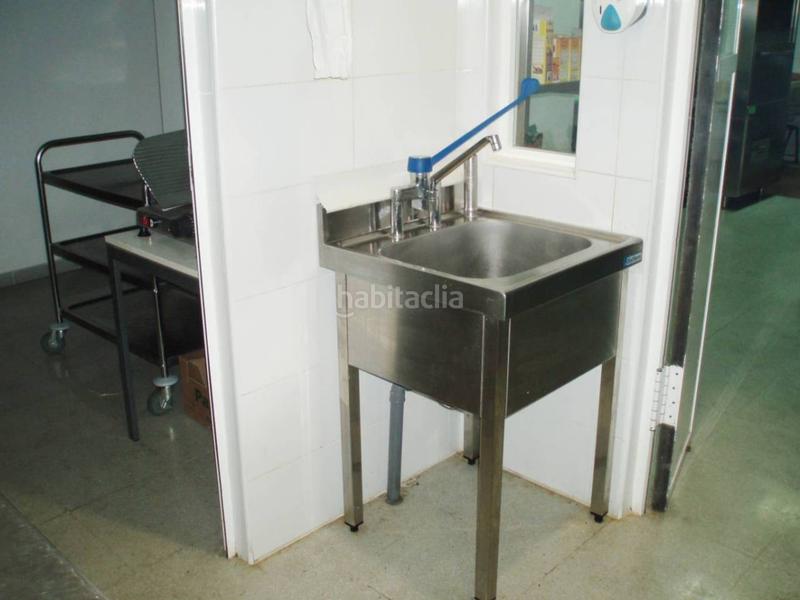 Foto 554709c4-64f5-41e7-b6f2-af7ca5fbfaaf. Lloguer local comercial a Centro San Juan de Alicante