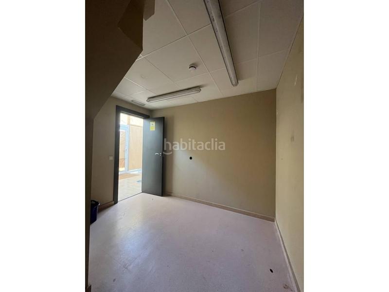 Foto df43ab23-a57f-46cc-b87b-b69b5904c8bb. Local comercial  en venta en el campello. en Campello (el)