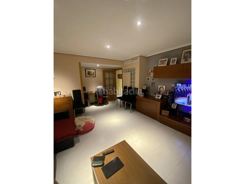 Foto 686b637e-88d6-4cf4-8b9c-40ed045e9919. Pis amb calefacció aparcament piscina a Centro San Juan de Alicante