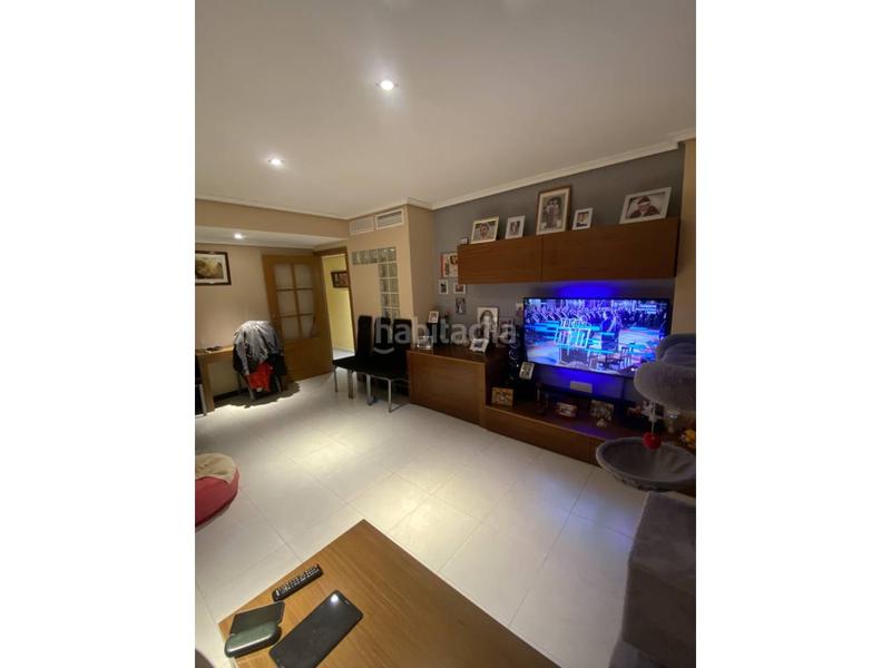 Foto c0a9ce7e-801d-46d8-9ab7-2369dd325c2f. Pis amb calefacció aparcament piscina a Centro San Juan de Alicante