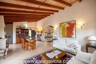 Chalet in Ses Salines Poble. Encantador chalet con gran terreno a solo 2 minutos de ses salin