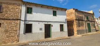 Maison jumelée à Ses Salines Poble. Casa de pueblo en venta en ses salines
