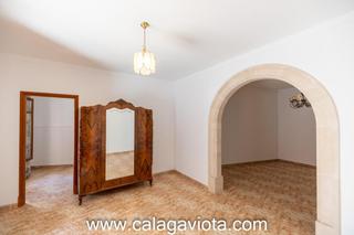 Country house in Ses Salines Poble. Casa de pueblo a reformar en ses salines