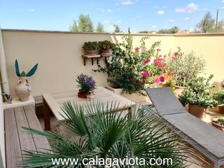 Semi detached house in Ses Salines Poble. Adosado en esquina con vistas al mar