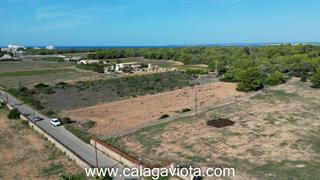 Rural plot in Colònia Sant Jordi. Terreno rústico con pozo de agua