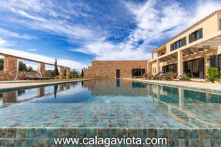 Chalet in Ses Salines Poble. Exclusiva villa cerca de ses salines