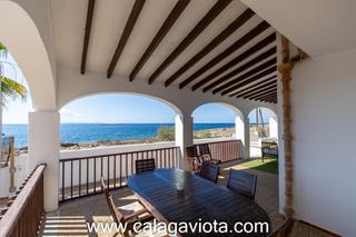 Semi detached house in Colònia Sant Jordi. Espectacular chalet frente al mar con licencia vacacional