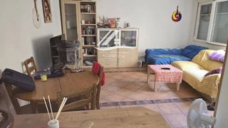 Casa adossada  N/a. Chalet con patio en lucero, listo para vivir