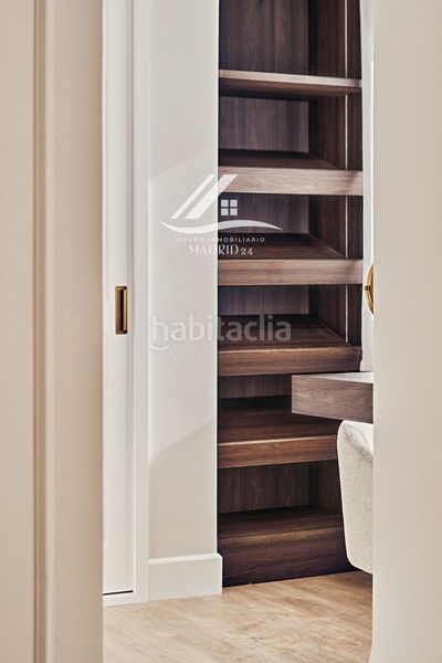 Foto a2012ad7-8b6a-4ac0-b23c-d68983db9e09. Pis amb aparcament a Recoletos Madrid