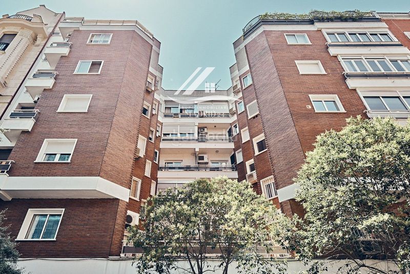 Foto a201883c-74c9-4e59-ac01-8164bff5243c. Pis amb aparcament a Goya Madrid