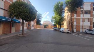 Pis  General castaños. Piso en venta en valdepeñas, 3 hab., exterior 22566