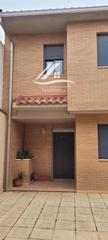 Casa adossada  De joaquín costa. Zaragoza  fuentes de ebro  23556