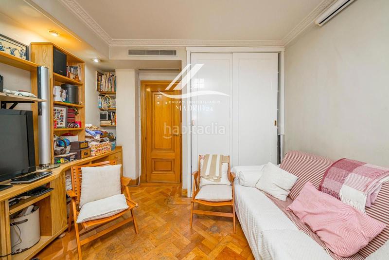 Foto a84a889d-eca7-44b0-90d9-cd4f28f80a47. Piso exclusiva vivienda en chamartín , 289 m 2 en Madrid