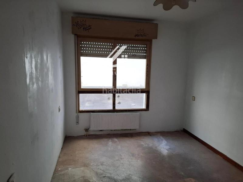 Foto 036651a5-498d-4ec1-8eb4-a1ee3fe7fa57. Piso asturias zona tenderina en Fozaneldi - Tenderina Oviedo
