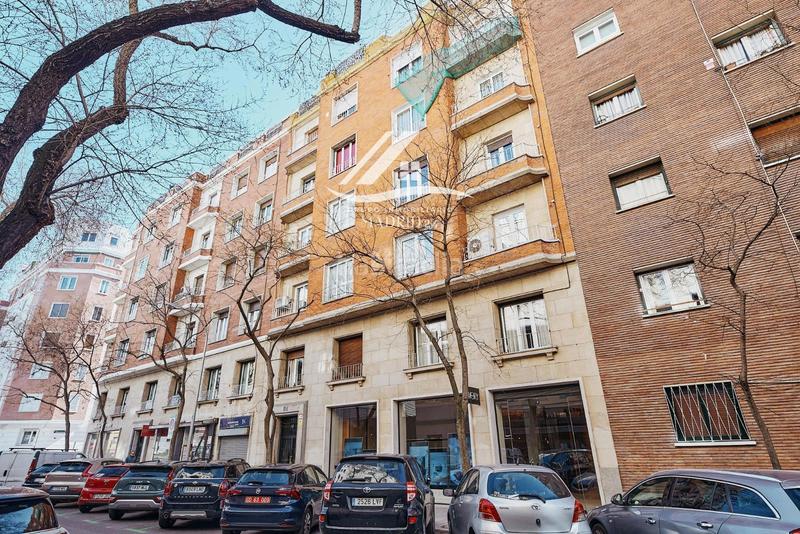 Foto afbce001-a647-4209-835f-289ff98f25d1. Etagenwohnung mit heizung in Lista Madrid