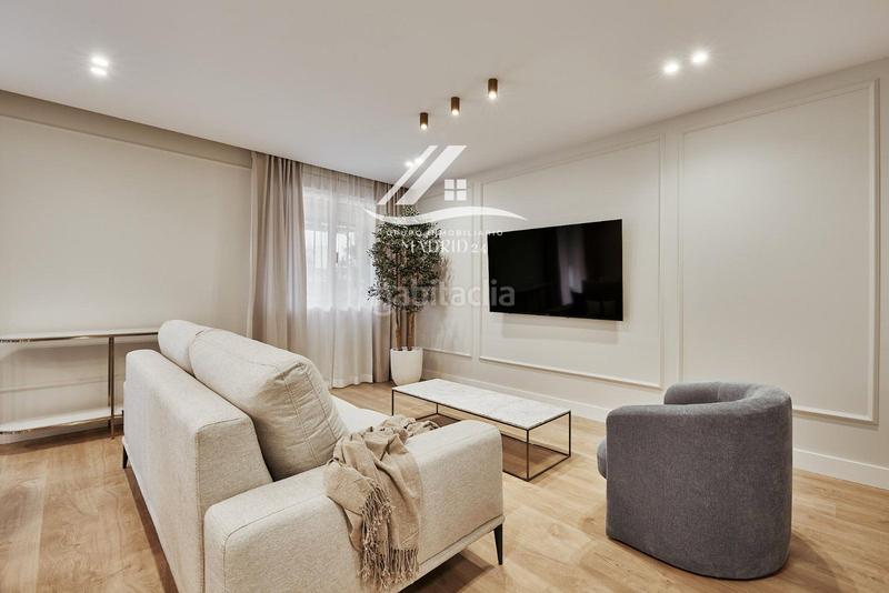 Foto f21ac1e8-3a4c-4277-af53-674c7f4d5393. Pis amb calefacció aparcament a Lista Madrid