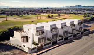 Xalet a Las Lomas de Rame-Bahía Bella. Villas de lujo de 3 dormitorios y 3 baños al borde de un hermoso