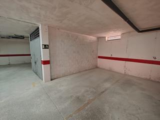 Aparcament cotxe a Parque Acuático - Sector 25. Plaza de aparcamiento subterránea en torrevieja playa de los loc
