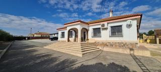 Maison à Montepinar - La Aparecida - Raiguero. Esta encantadora villa típicamente española se encuentra en una