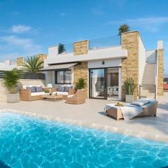 Chalet à San Fulgencio. Villas independientes de 3 dormitorios y 2 baños en san fulgenci