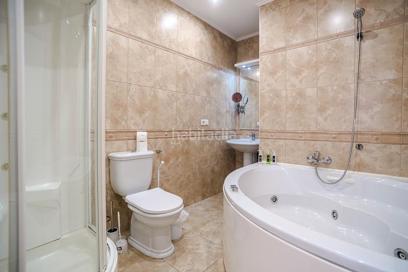 Foto 71e61ef2-f1db-4f5a-bb57-34566f460093. Casa en venta impresionante villa de estilo mediterraacuteneo con vistas a la azotea y piscina en la siesta, descubra la cas en Torrevieja