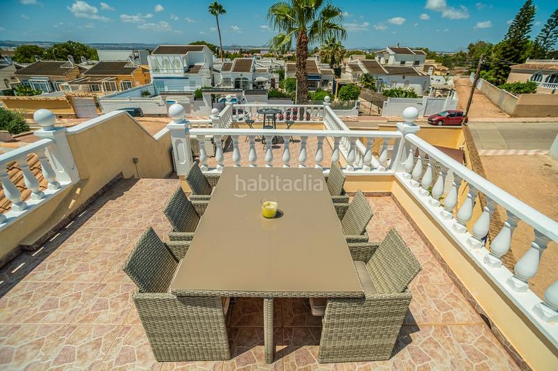 Foto f846ffad-5c45-463d-8dc8-caeb3d65d01a. Casa en venta impresionante villa de estilo mediterraacuteneo con vistas a la azotea y piscina en la siesta, descubra la cas en Torrevieja