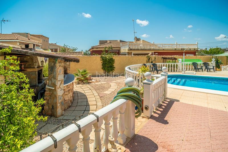 Foto fe4401fa-cee3-401a-9301-6e8ee8edb290. Casa en venta impresionante villa de estilo mediterraacuteneo con vistas a la azotea y piscina en la siesta, descubra la cas en Torrevieja
