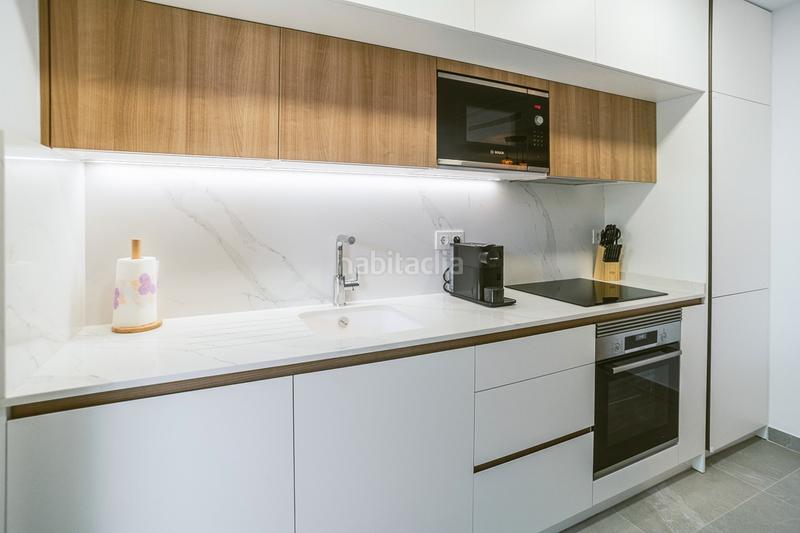 Foto 6cbcfd39-efc3-41e1-85f9-deb2ceba1a25. Piso elegant 2bedroom apartment with garage and 17 m terrace just 100 m from playa del cura, experience the best of mediterr en Torrevieja