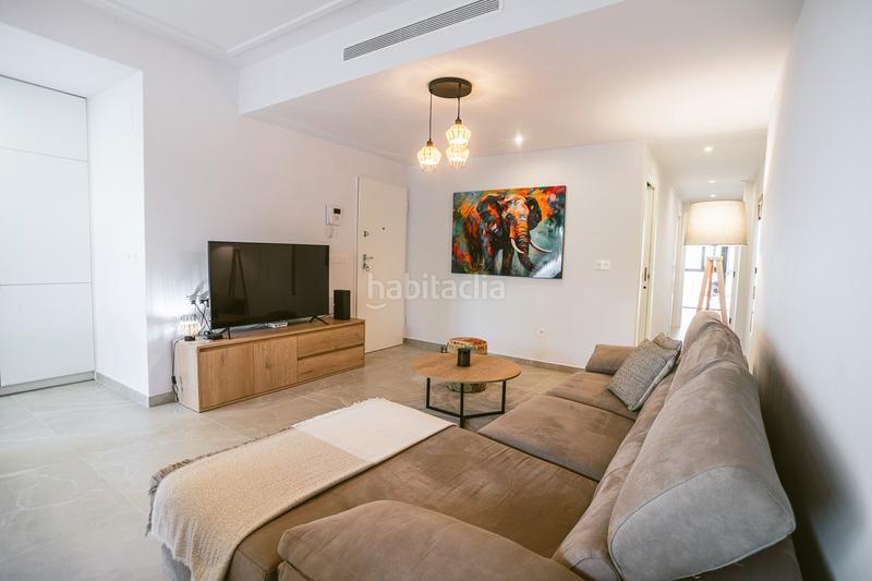 Foto 884c07ac-0123-4d4c-838f-a324aa0eb40d. Piso elegant 2bedroom apartment with garage and 17 m terrace just 100 m from playa del cura, experience the best of mediterr en Torrevieja