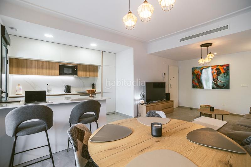 Foto af09b3a0-70ab-46a9-bc39-1a556689a37f. Piso elegant 2bedroom apartment with garage and 17 m terrace just 100 m from playa del cura, experience the best of mediterr en Torrevieja