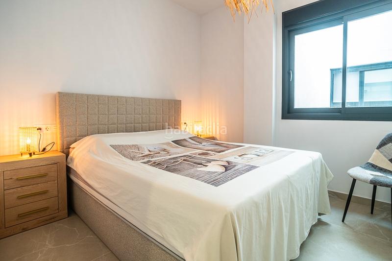Foto f5a35b96-f190-4407-8989-a3bf578c39fa. Piso elegant 2bedroom apartment with garage and 17 m terrace just 100 m from playa del cura, experience the best of mediterr en Torrevieja