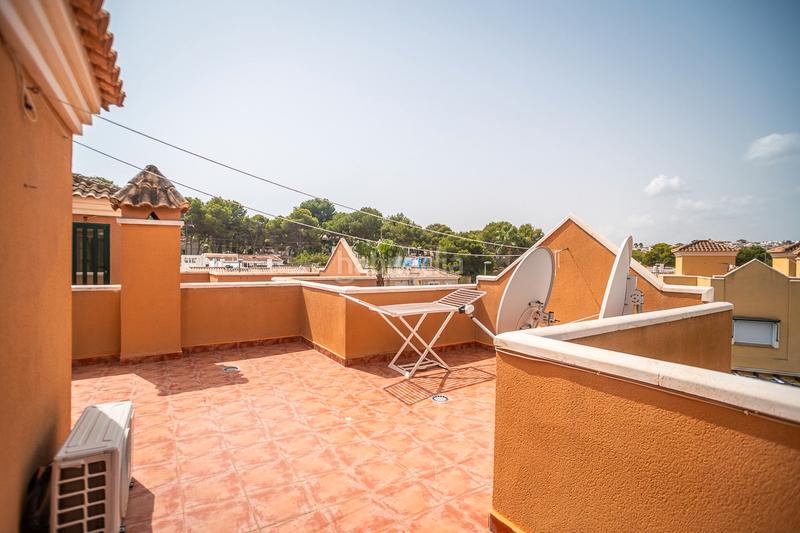 Foto 2a9e4014-0fee-4707-8b5c-368896b4efeb. Casa charmante halfvrijstaande woning in los balcones, ontdek deze prachtig onderhouden woning in de gewilde wijk los balcon en Torrevieja