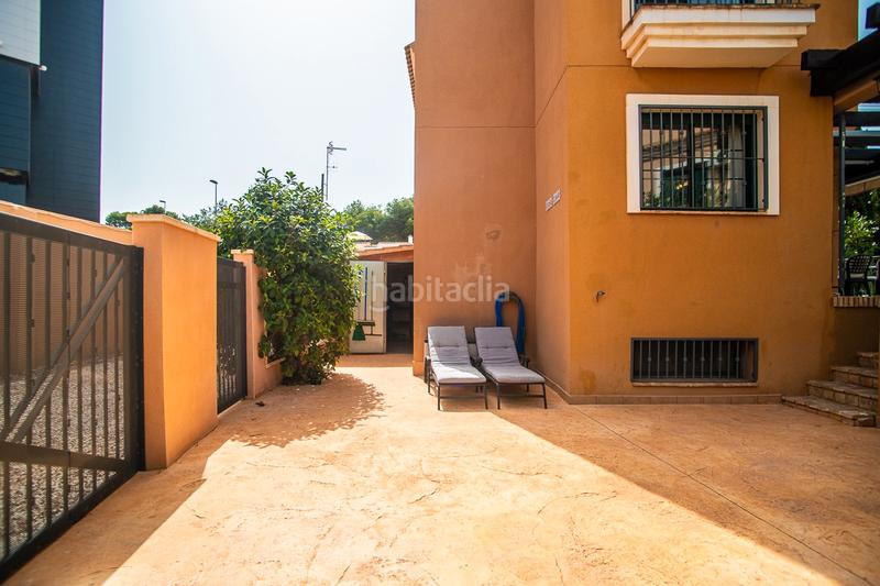 Foto 4b789576-a4c4-446d-8495-d6d245be3f46. Casa charmante halfvrijstaande woning in los balcones, ontdek deze prachtig onderhouden woning in de gewilde wijk los balcon en Torrevieja