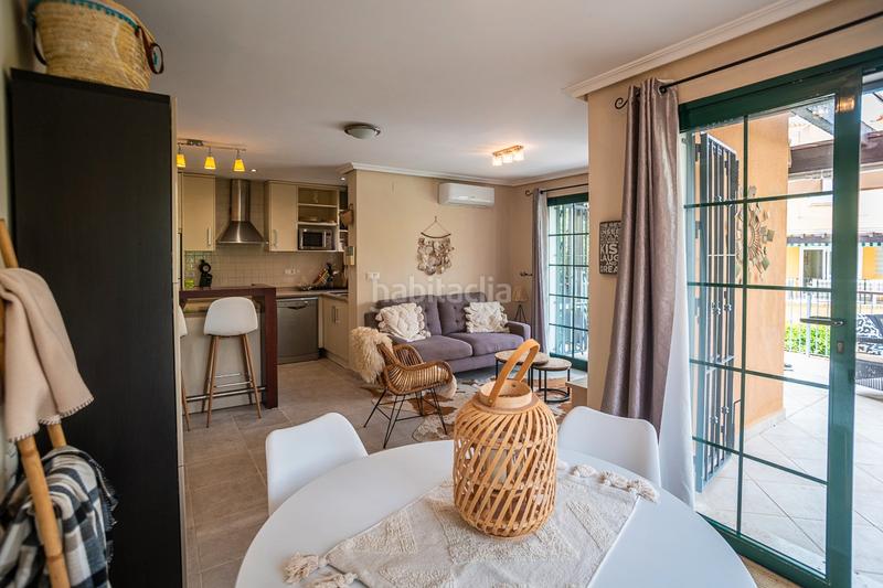 Foto d00087de-d544-4cd2-a016-354f2e3ff115. Casa charmante halfvrijstaande woning in los balcones, ontdek deze prachtig onderhouden woning in de gewilde wijk los balcon en Torrevieja