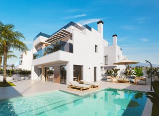 Xalet a Centro. Exclusiva villa de lujo con 4 dormitorios, 4 baños y piscina en