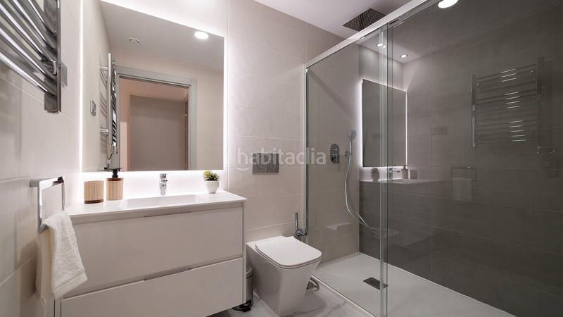 Foto 522b6de9-0cb2-4767-aaab-aaf5fe333e1a. Penthouse with parking pool in Via Parque Benidorm