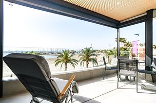 Apartament a Lo Pagán. Apartamento de lujo uacutenico en primera liacutenea de mar con