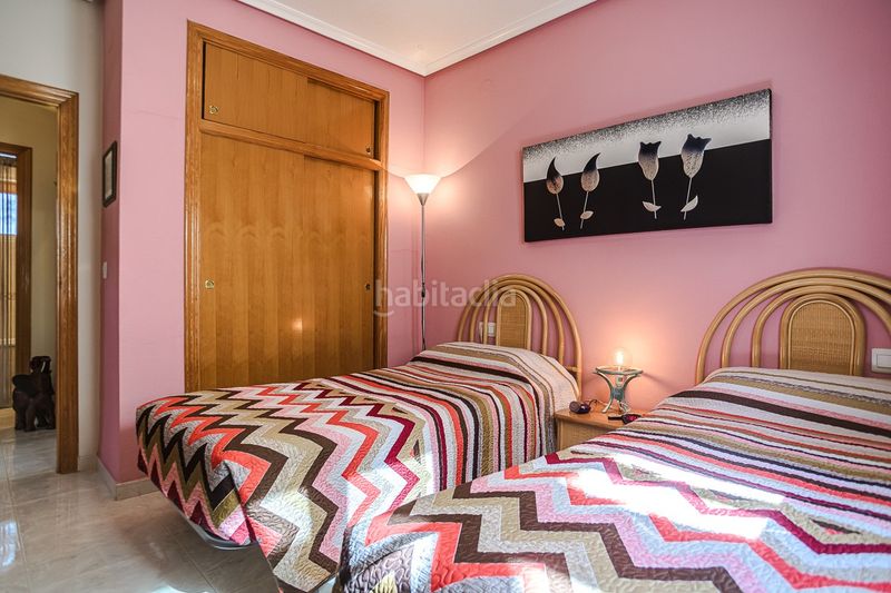 Foto b5dcab99-df5d-4aa6-a5ca-ff8a550860b6. Casa amb calefacció aparcament piscina a La Florida Orihuela
