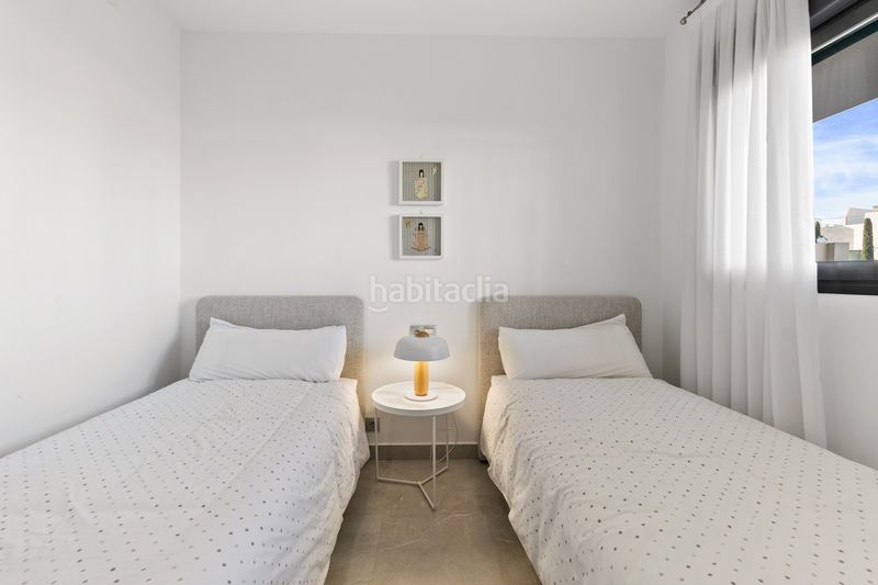 Foto 1e3f0ff6-a7d0-478d-9e77-1b7e6cbf8a25. Casa amb piscina a Lomas de Cabo Roig - Los Dolses Orihuela