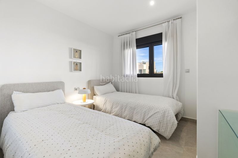 Foto 4a372309-7d89-4a81-83ee-bedff6f2c8e5. Casa amb piscina a Lomas de Cabo Roig - Los Dolses Orihuela