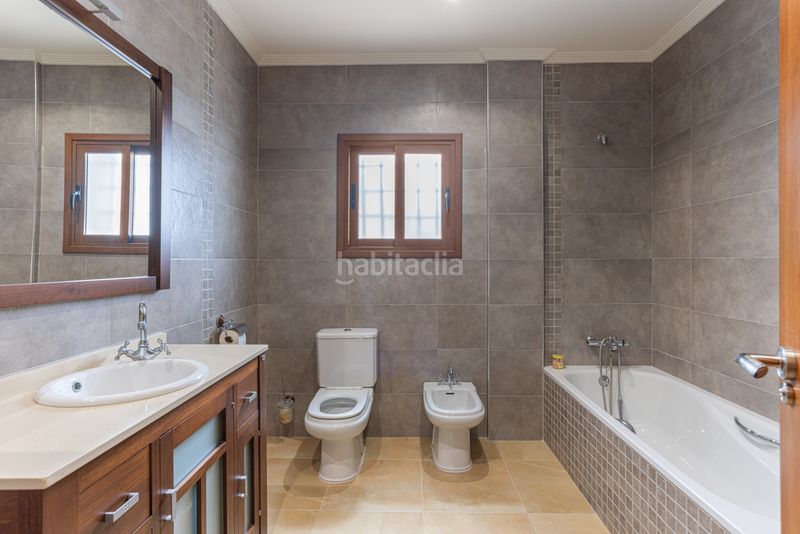 Foto 1e2e4b63-368d-492d-8757-bd1312ca8eb3. Casa amb piscina a Montesinos (Los)
